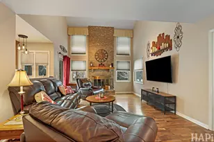 84 Foxboro Ln, Gurnee, IL 60031 - Photo 3