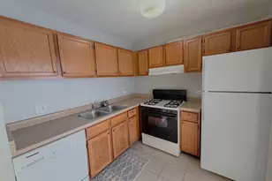 6 N Victoria Ln, Streamwood, IL 60107 - Photo 7