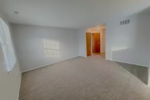 6 N Victoria Ln, Streamwood, IL 60107 - Photo 5