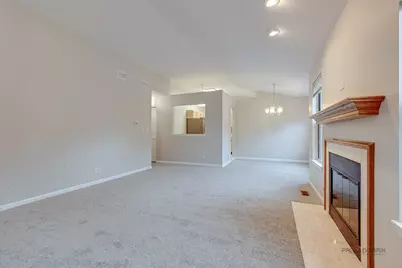 543 Grosse Pointe Circle, Vernon Hills, IL 60061 - Photo 3