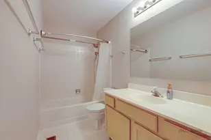 543 Grosse Pointe Cir, Vernon Hills, IL 60061 - Photo 17