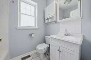 2504 W Balmoral Ave, Chicago, IL 60625 - Photo 11