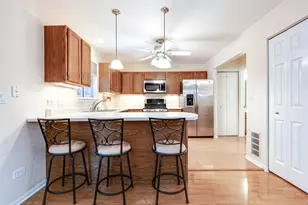 134 Heritage Ct, Gurnee, IL 60031 - Photo 11