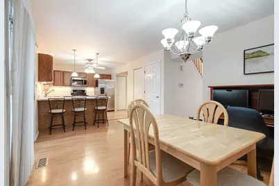 134 Heritage Court, Gurnee, IL 60031 - Photo 9