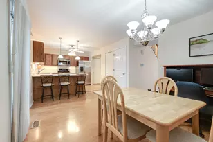 134 Heritage Ct, Gurnee, IL 60031 - Photo 9