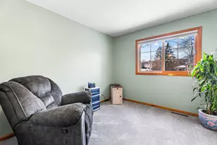 325 Hillandale Dr, Round Lake, IL 60073 - Photo 13