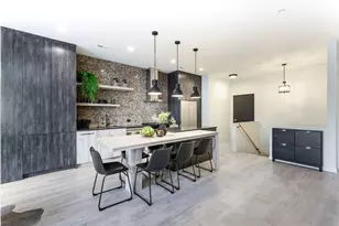 2135 W Cermak Rd, Chicago, IL 60608 - Photo 3