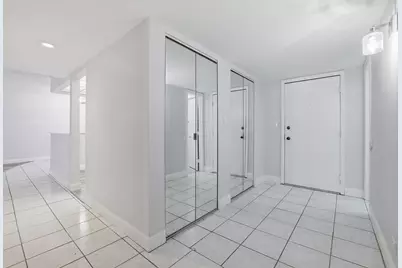 375 Plum Creek Drive #501, Wheeling, IL 60090 - Photo 11