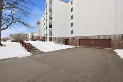 375 Plum Creek Drive #501, Wheeling, IL 60090 - Photo 5