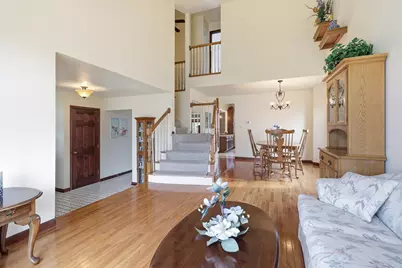 615 Newberry Drive, Elk Grove Village, IL 60007 - Photo 7