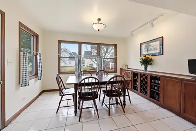615 Newberry Drive, Elk Grove Village, IL 60007 - Photo 13