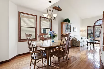 615 Newberry Drive, Elk Grove Village, IL 60007 - Photo 9