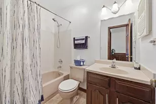 615 Newberry Dr, Elk Grove Village, IL 60007 - Photo 29