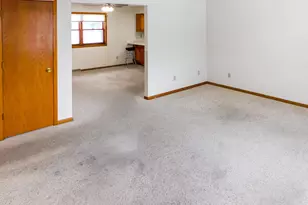 755 Loomis Dr, Rockton, IL 61072 - Photo 5