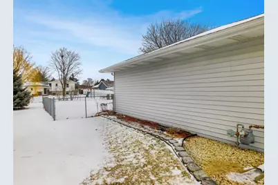 755 Loomis Drive, Rockton, IL 61072 - Photo 29