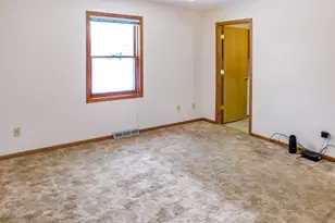 755 Loomis Dr, Rockton, IL 61072 - Photo 19