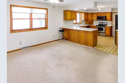 755 Loomis Drive, Rockton, IL 61072 - Photo 11