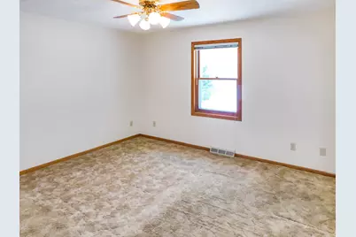 755 Loomis Drive, Rockton, IL 61072 - Photo 17