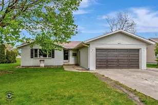 18 Laurel Ln, Grant Park, IL 60940 - Photo 3