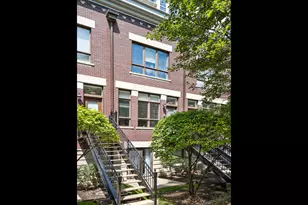 1354 S Indiana Pkwy, Chicago, IL 60605 - Photo 1