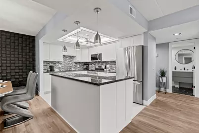 545 S River Road #307, Des Plaines, IL 60016 - Photo 5