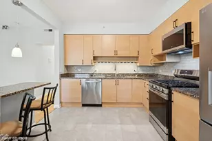 911 Busse Hwy, Park Ridge, IL 60068 - Photo 5