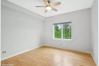 911 Busse Highway #302, Park Ridge, IL 60068 - Photo 11
