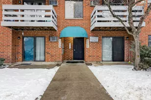 1351 N Winslowe Dr, Palatine, IL 60074 - Photo 1