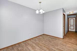 1351 N Winslowe Dr, Palatine, IL 60074 - Photo 7