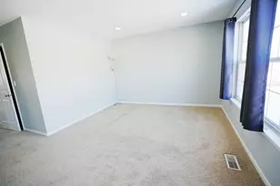 2441 Oneida Ln, Naperville, IL 60563 - Photo 11