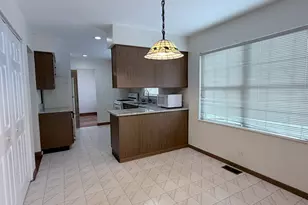 1817 Altoona Ct, Schaumburg, IL 60194 - Photo 5