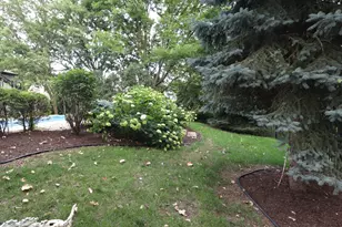 2221 Donegal Dr, Darien, IL 60561 - Photo 13