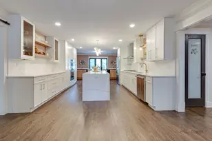 2221 Donegal Dr, Darien, IL 60561 - Photo 27