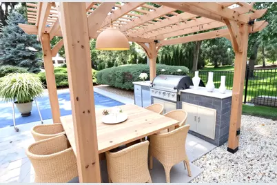 2221 Donegal Drive, Darien, IL 60561 - Photo 7