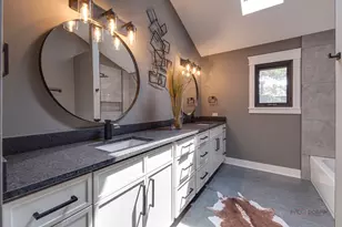 2221 Donegal Dr, Darien, IL 60561 - Photo 41