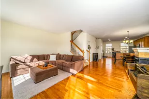 102 Town Center Blvd, Gilberts, IL 60136 - Photo 3