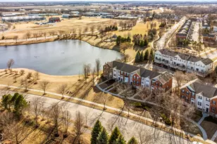 102 Town Center Blvd, Gilberts, IL 60136 - Photo 23