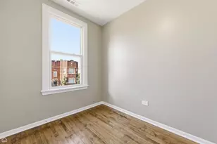 8643 S Exchange Ave, Chicago, IL 60617 - Photo 9