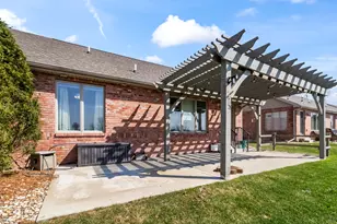 1915 Dunraven Rd, Bloomington, IL 61704 - Photo 27