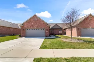 1915 Dunraven Rd, Bloomington, IL 61704 - Photo 29