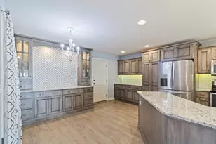 1915 Dunraven Rd, Bloomington, IL 61704 - Photo 5