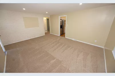 1611 W Glenwood Avenue, Joliet, IL 60435 - Photo 3