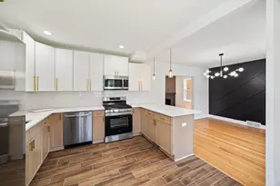 11304 S Lowe Ave, Chicago, IL 60628 - Photo 11