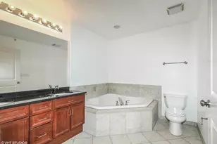 [Address not provided], Des Plaines, IL 60016 - Photo 13