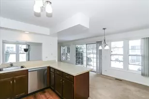 1890 Pebble Beach Cir, Elk Grove Village, IL 60007 - Photo 15