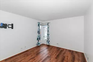 1890 Pebble Beach Cir, Elk Grove Village, IL 60007 - Photo 17