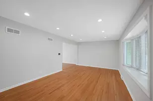 26W421 Wiesbrook Rd, Wheaton, IL 60189 - Photo 3