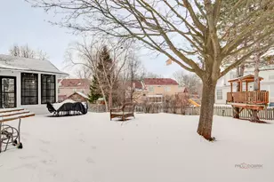 597 Treetop Ln, Gurnee, IL 60031 - Photo 33