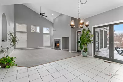 597 Treetop Lane, Gurnee, IL 60031 - Photo 9