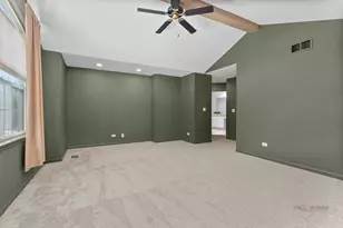 597 Treetop Ln, Gurnee, IL 60031 - Photo 15